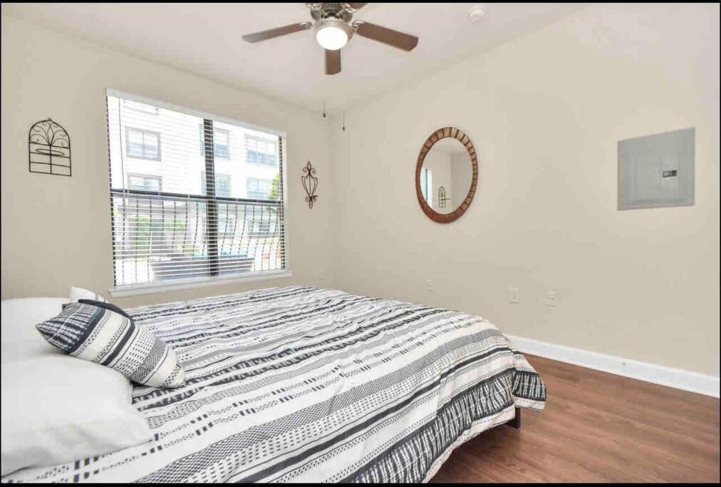 Luxury 1Bedroom/Pool View/ Galleria W/Study Desk Houston Exterior foto