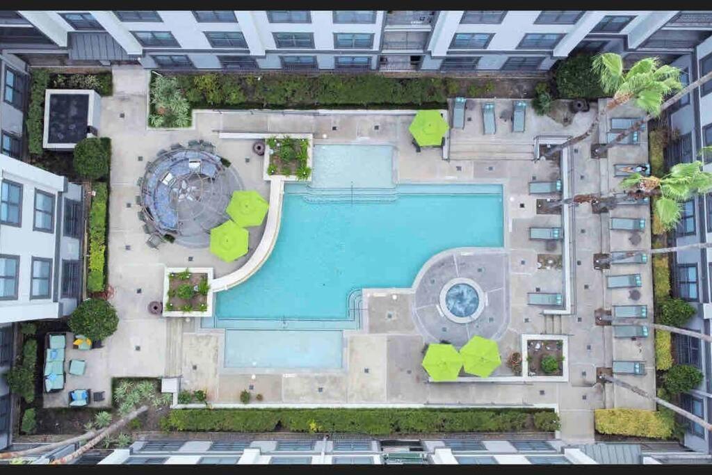 Luxury 1Bedroom/Pool View/ Galleria W/Study Desk Houston Exterior foto