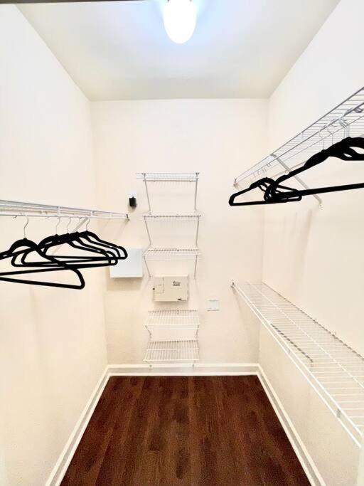 Luxury 1Bedroom/Pool View/ Galleria W/Study Desk Houston Exterior foto