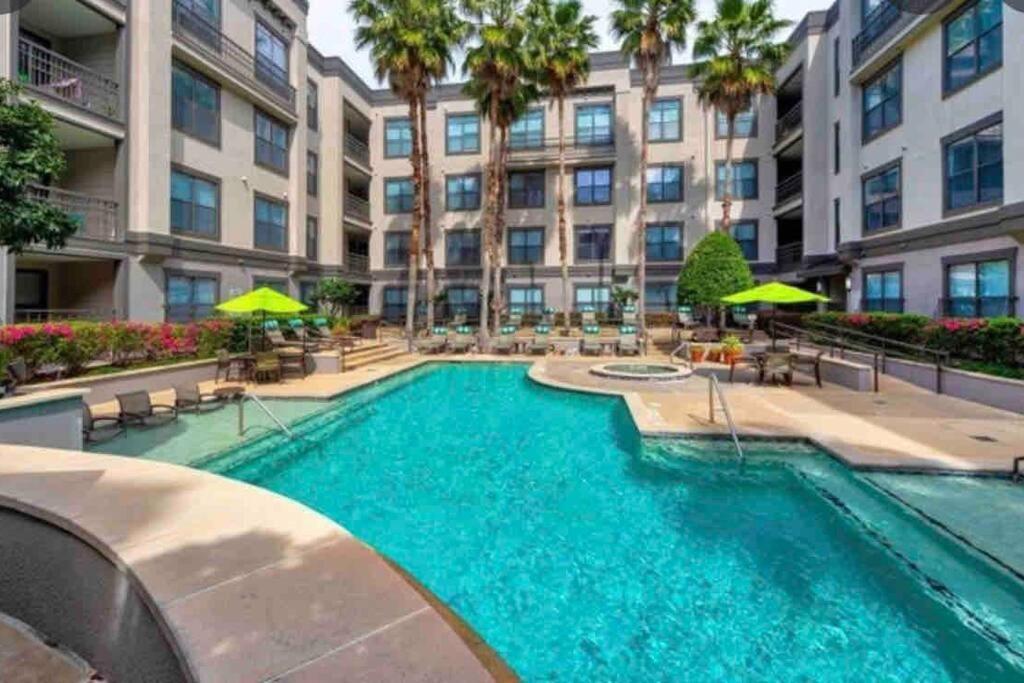 Luxury 1Bedroom/Pool View/ Galleria W/Study Desk Houston Exterior foto